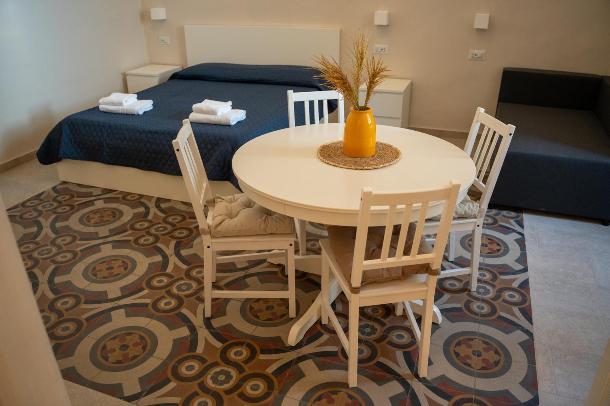 Principe Amedeo 93 Bed & Breakfast Бари Екстериор снимка