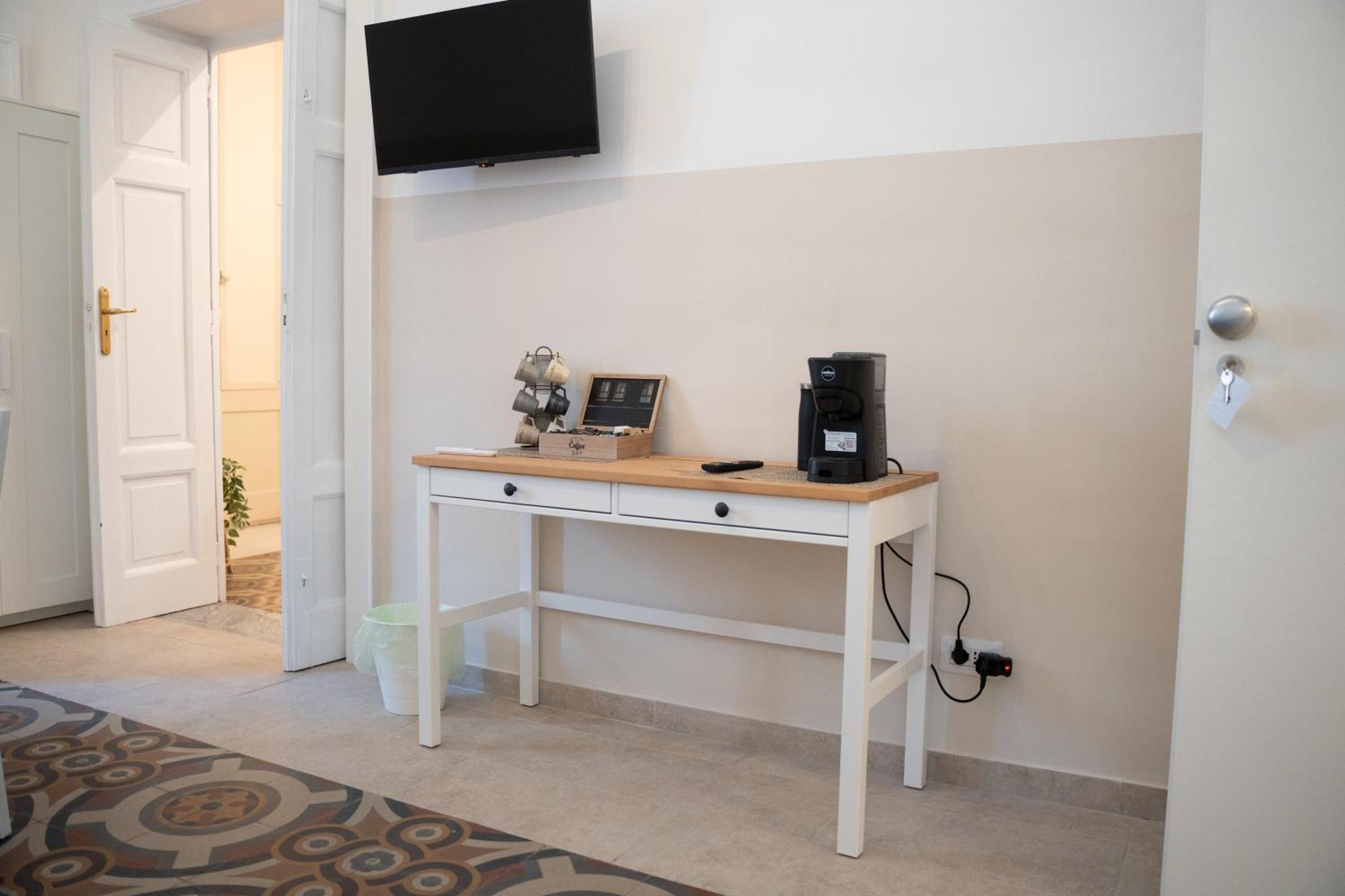 Principe Amedeo 93 Bed & Breakfast Бари Екстериор снимка