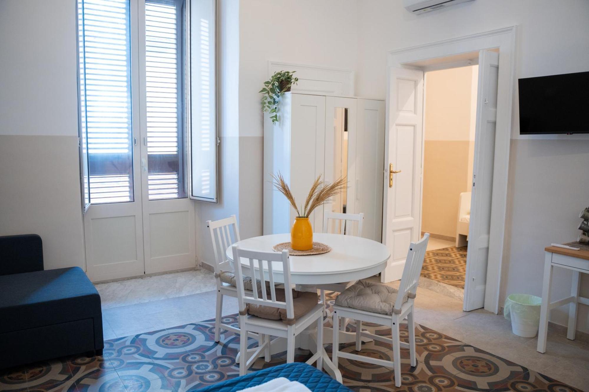 Principe Amedeo 93 Bed & Breakfast Бари Екстериор снимка