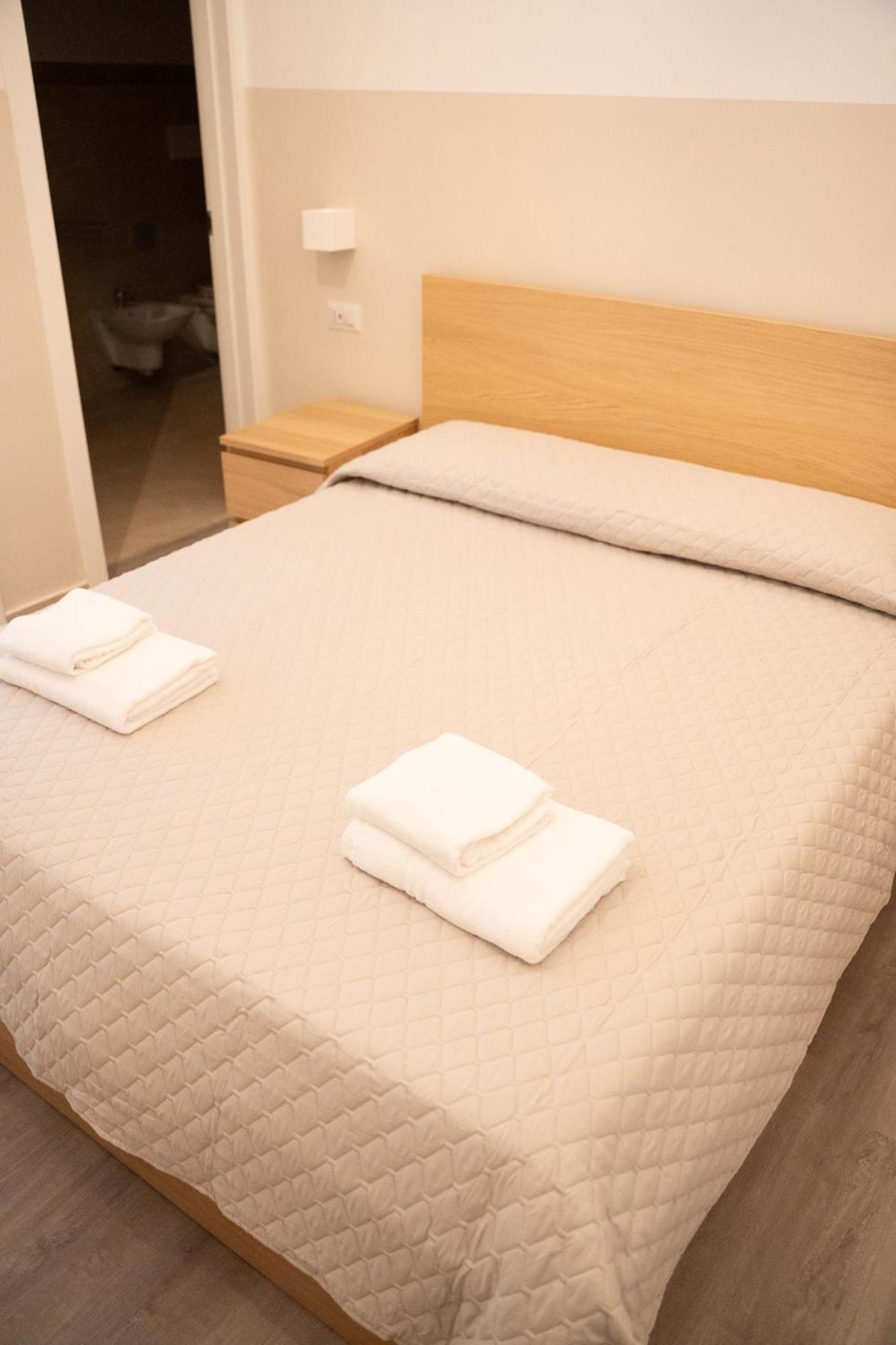 Principe Amedeo 93 Bed & Breakfast Бари Екстериор снимка