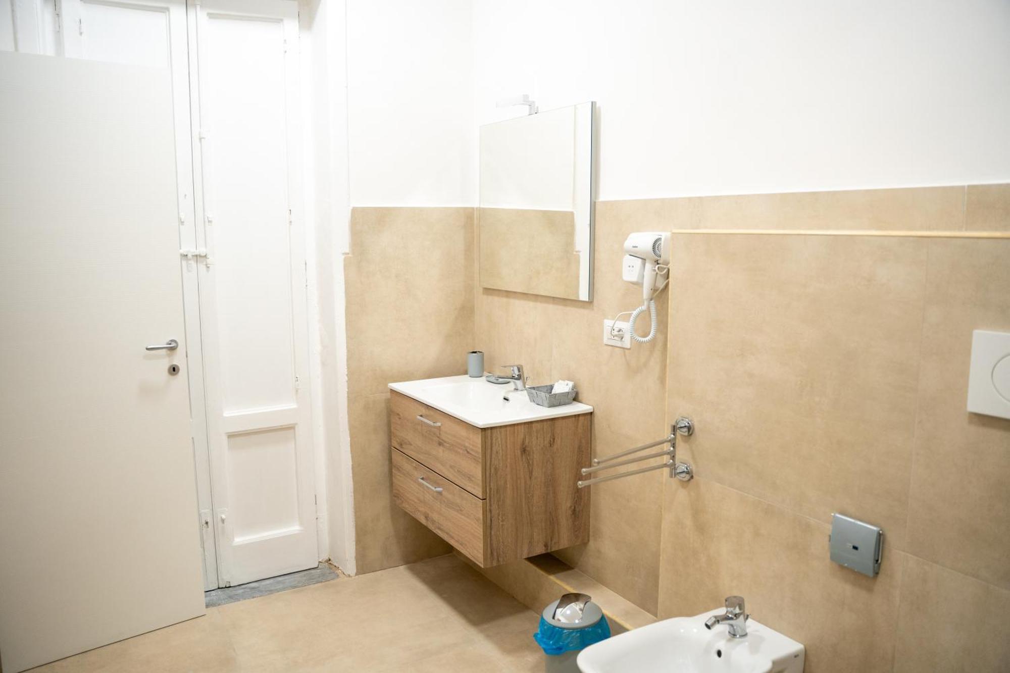 Principe Amedeo 93 Bed & Breakfast Бари Екстериор снимка