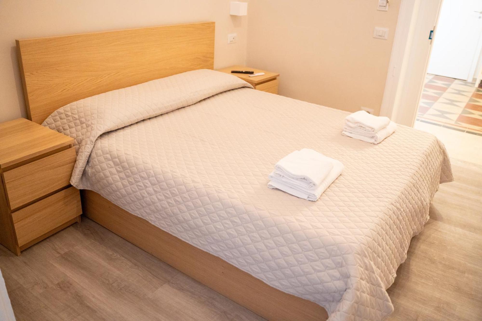 Principe Amedeo 93 Bed & Breakfast Бари Екстериор снимка