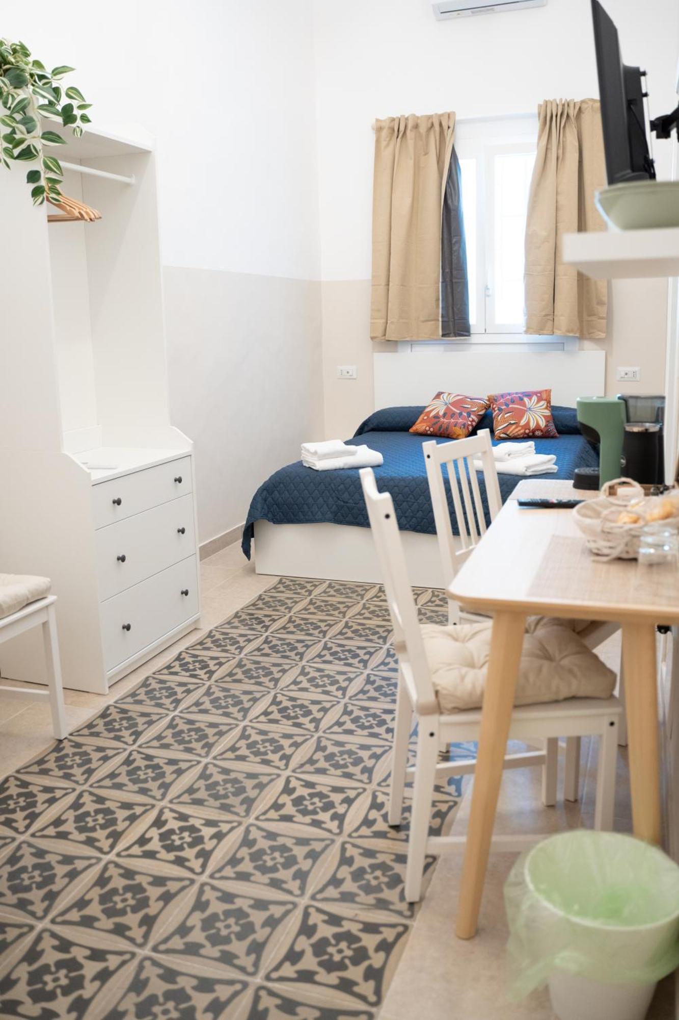 Principe Amedeo 93 Bed & Breakfast Бари Екстериор снимка